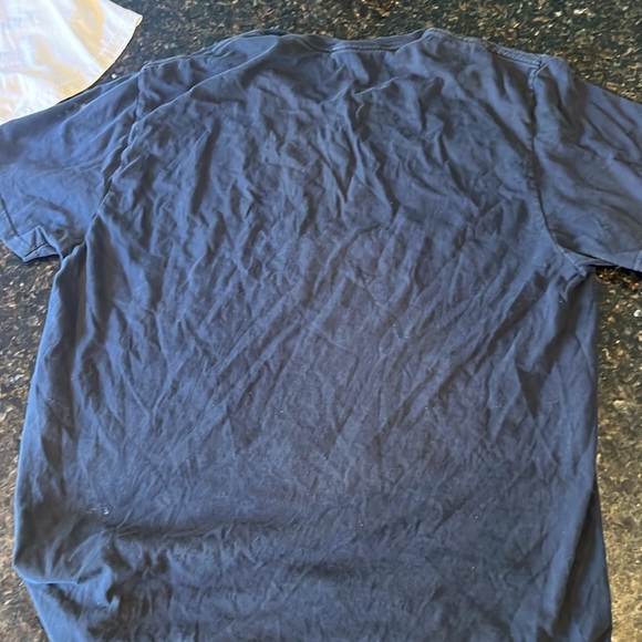 Alien “Let’s Give Hugs” Graphic Tee Shirt - Size L - Picture 4 of 4